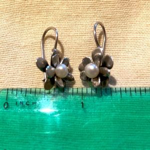 Silpada love bloom Pearl flower earrings W1768
